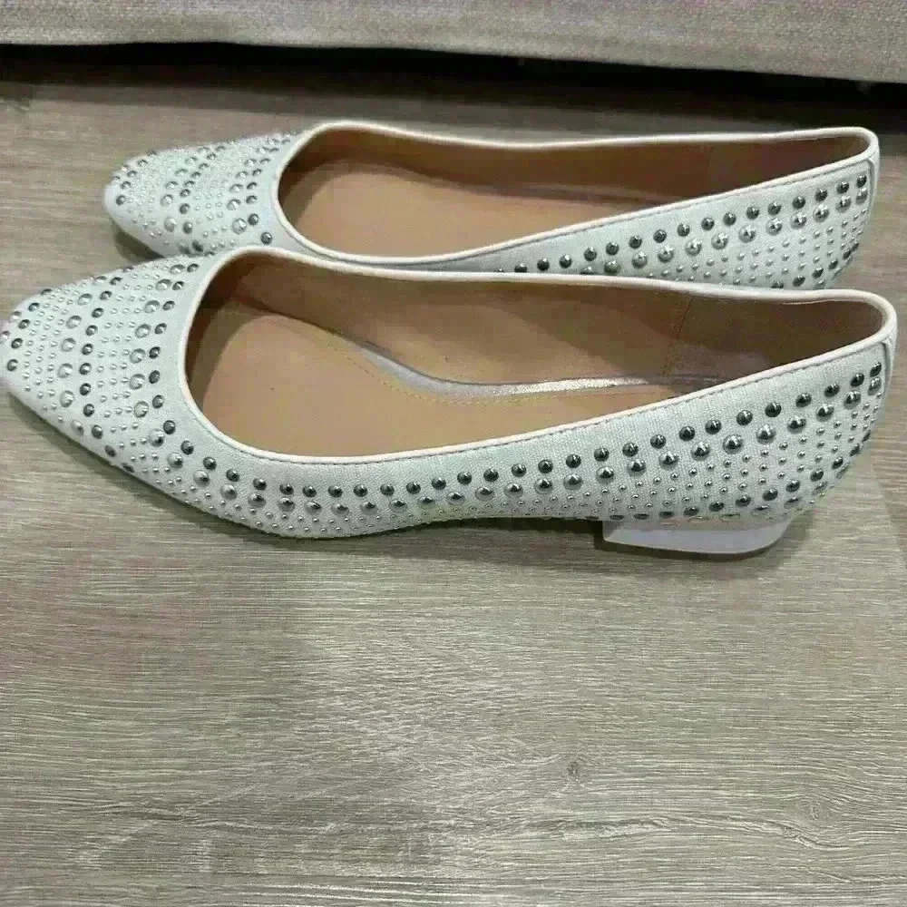 Donald J Pliner Dora Jeweled white Ballerina Flat 6.5 - Picture 3 of 4
